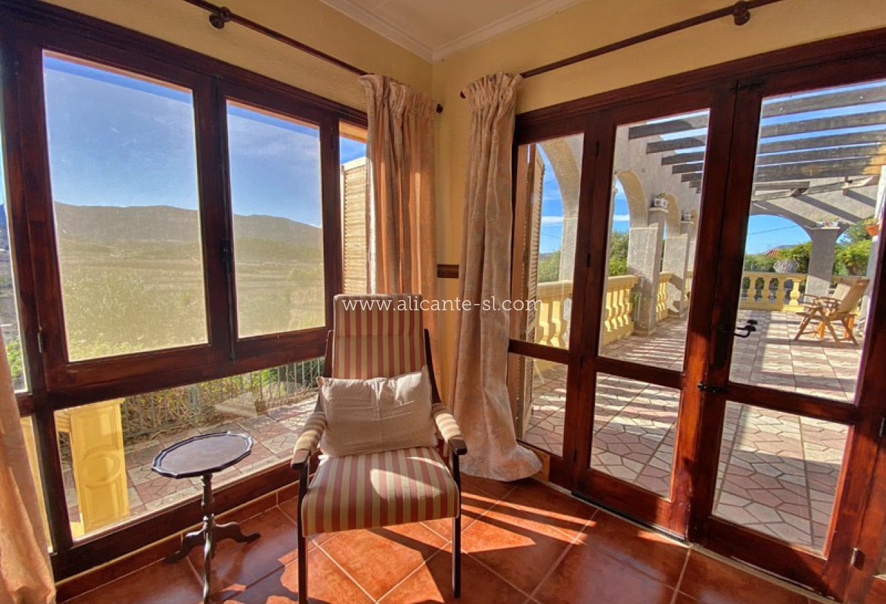 Sale - Villa  - Hondón de las Nieves