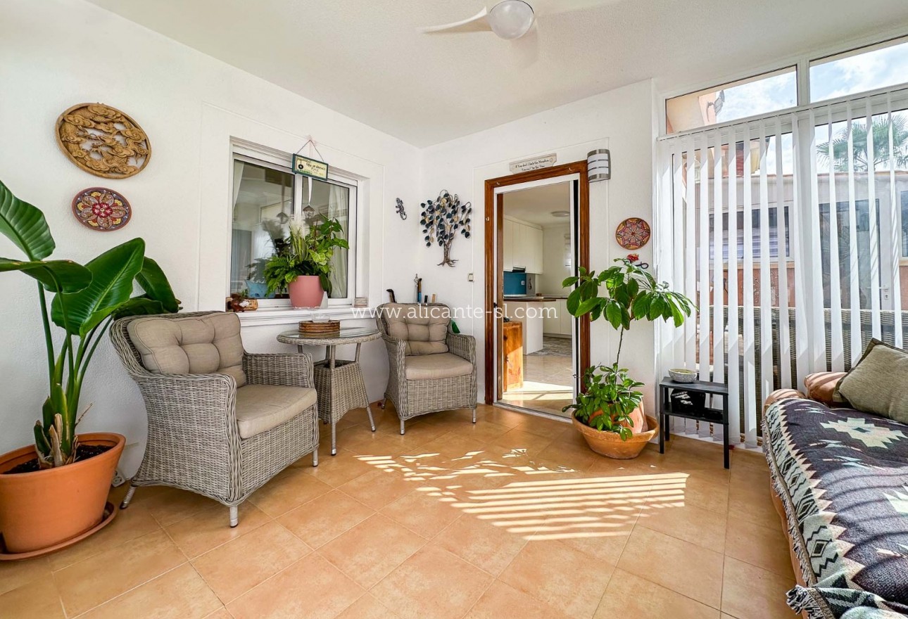 Sale - Villa  - Hondón de las Nieves