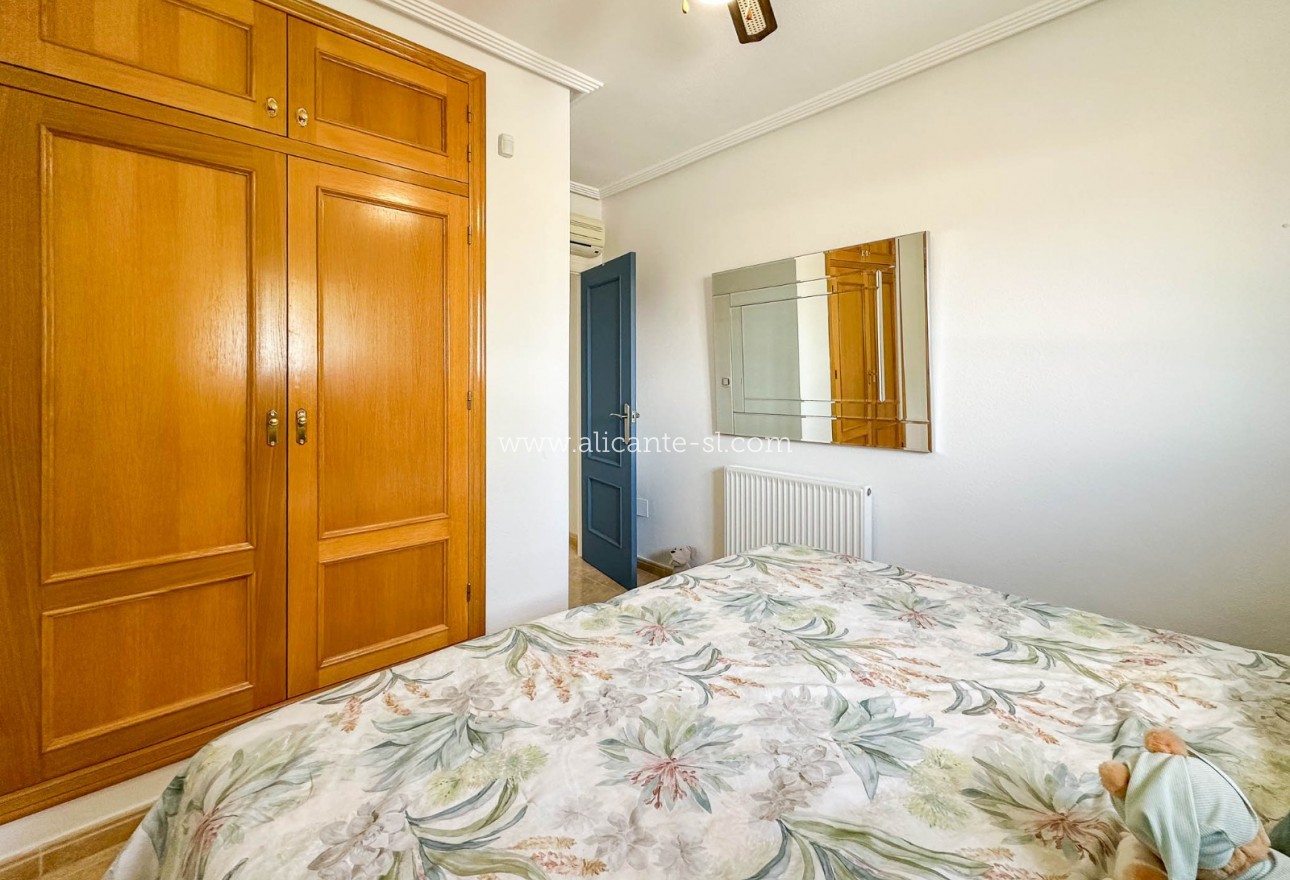 Sale - Villa  - Hondón de las Nieves