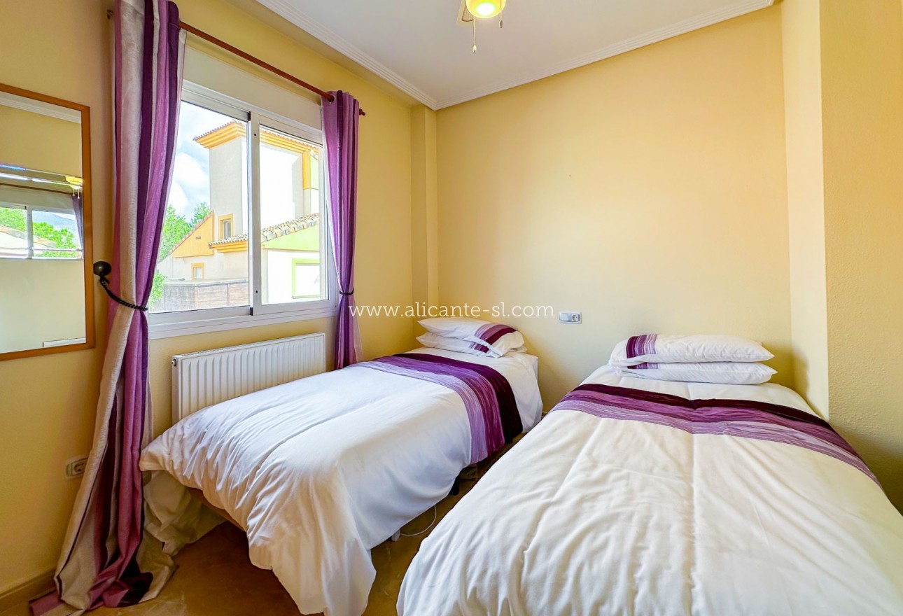 Sale - Villa  - Hondón de las Nieves