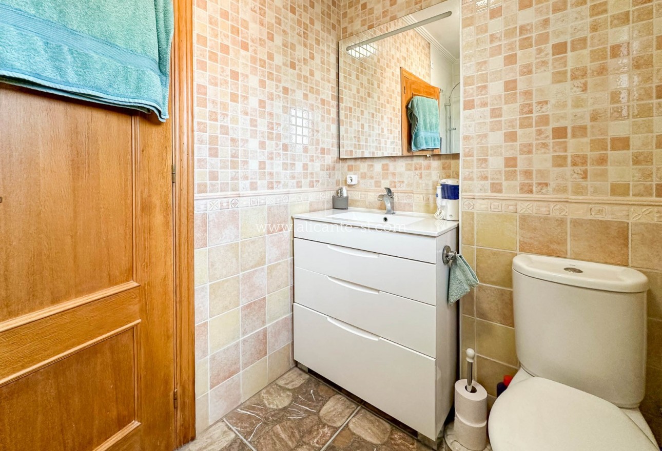 Sale - Villa  - Hondón de las Nieves