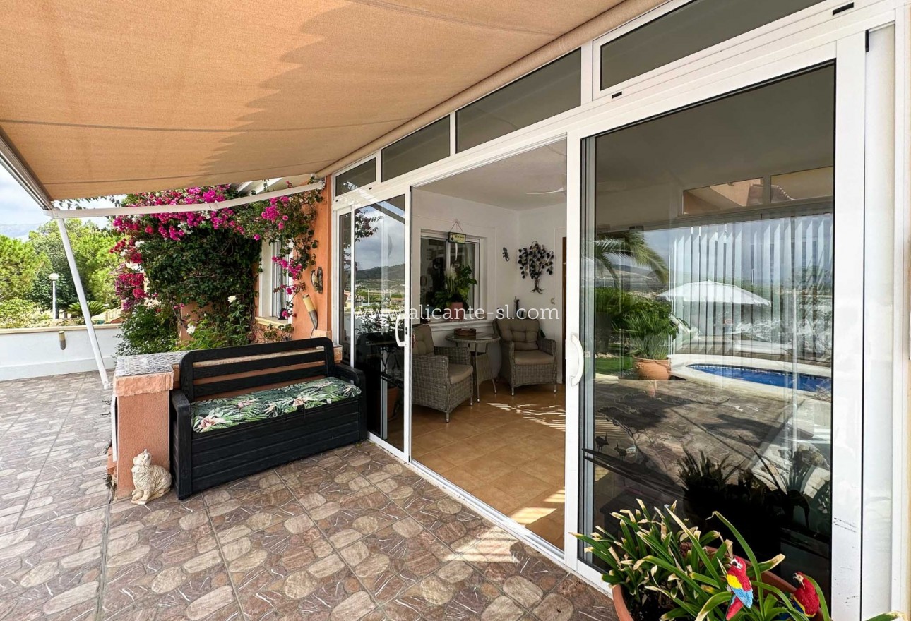 Sale - Villa  - Hondón de las Nieves