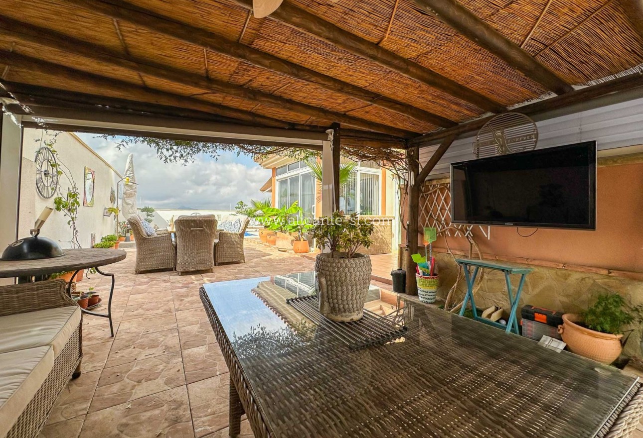 Sale - Villa  - Hondón de las Nieves