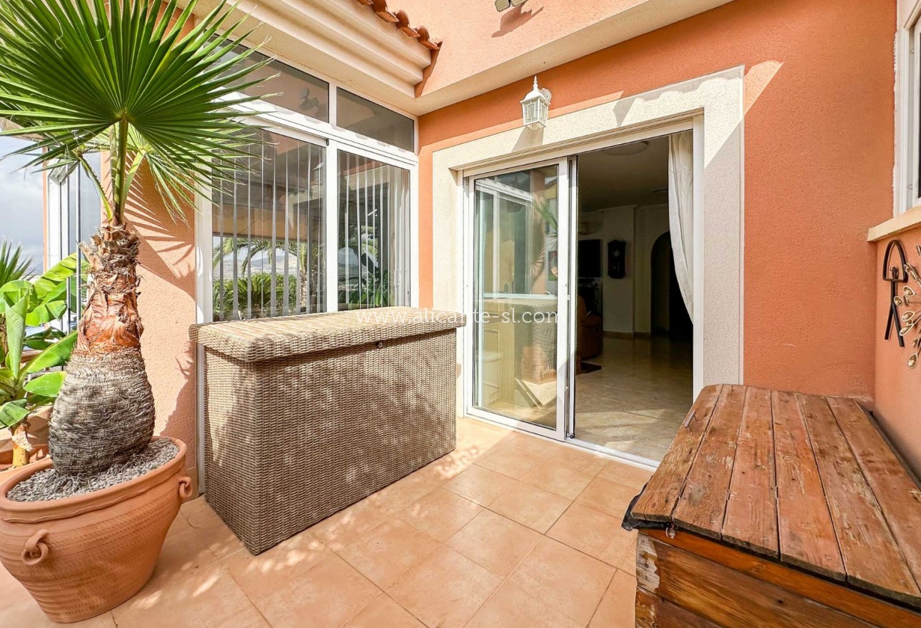 Sale - Villa  - Hondón de las Nieves