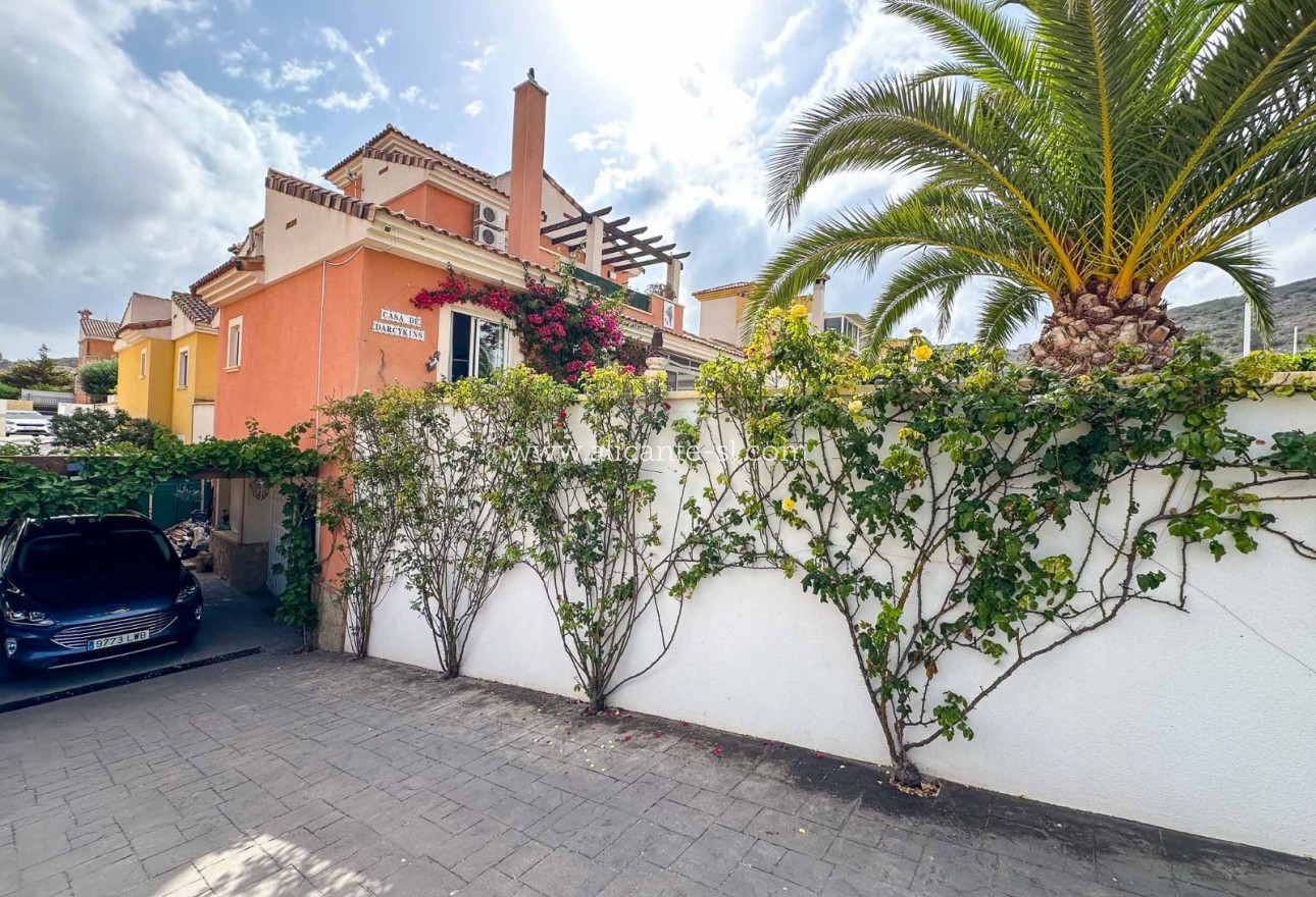 Sale - Villa  - Hondón de las Nieves