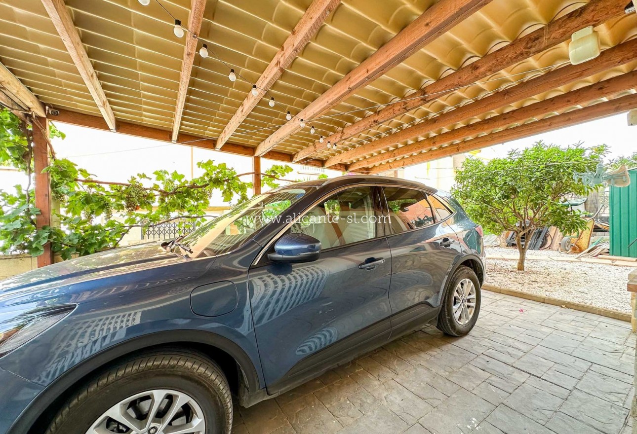 Sale - Villa  - Hondón de las Nieves