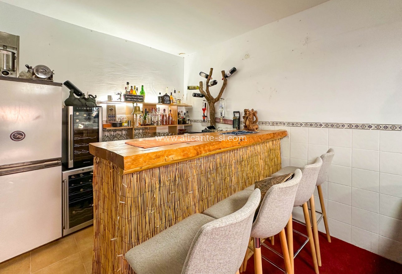 Sale - Villa  - Hondón de las Nieves