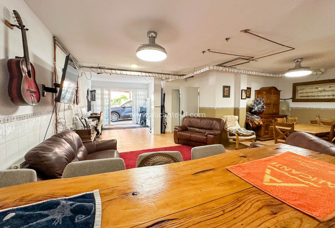 Sale - Villa  - Hondón de las Nieves