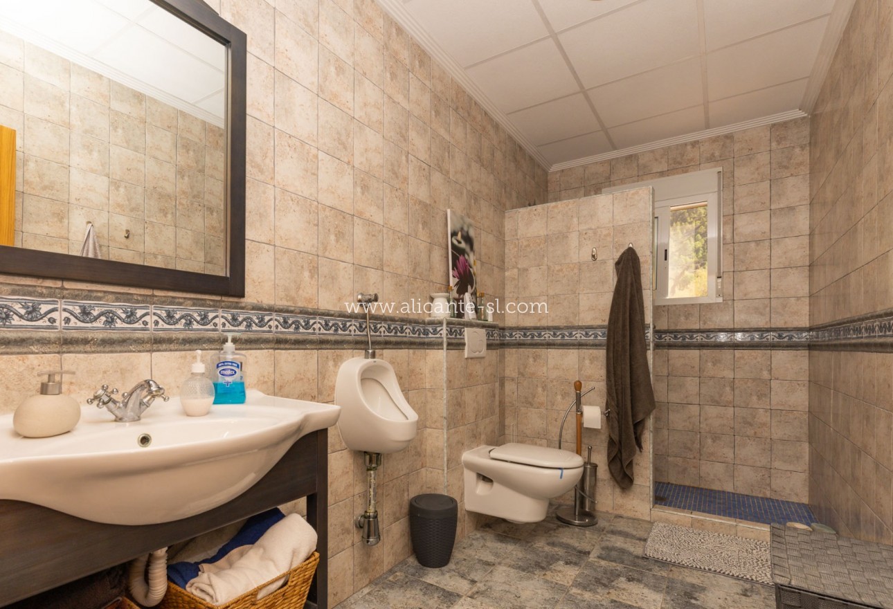 Sale - Villa  - Hondón de las Nieves