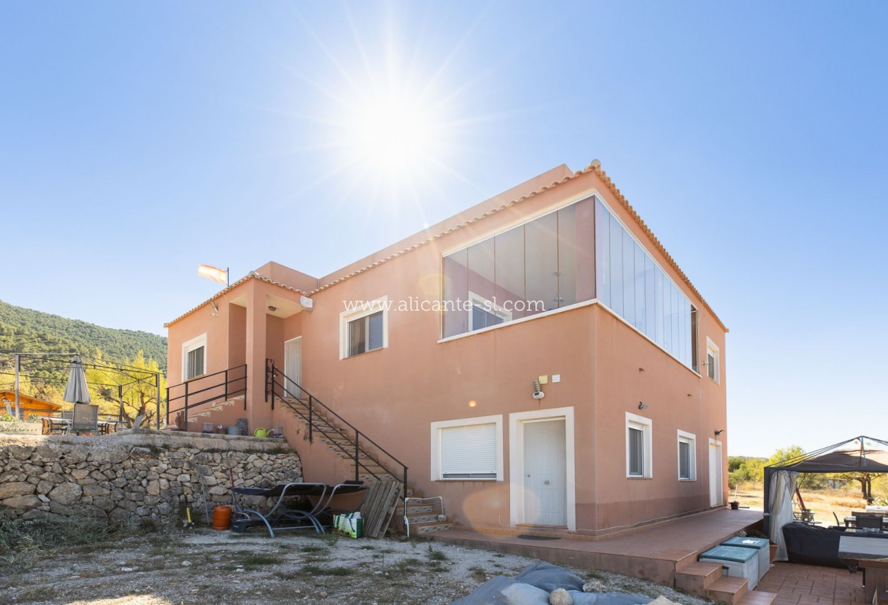 Sale - Villa  - Hondón de las Nieves