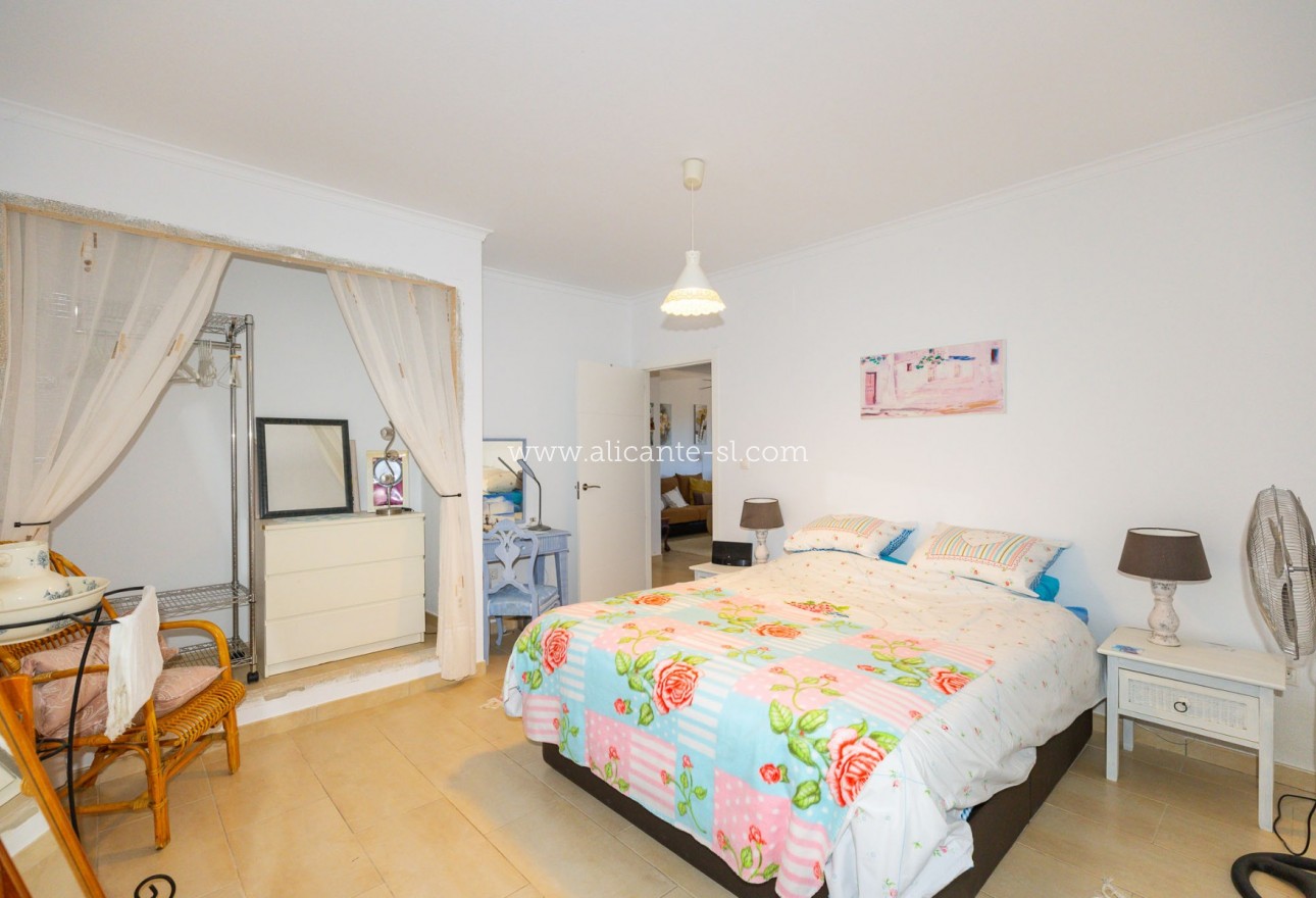 Sale - Villa  - Hondón de las Nieves