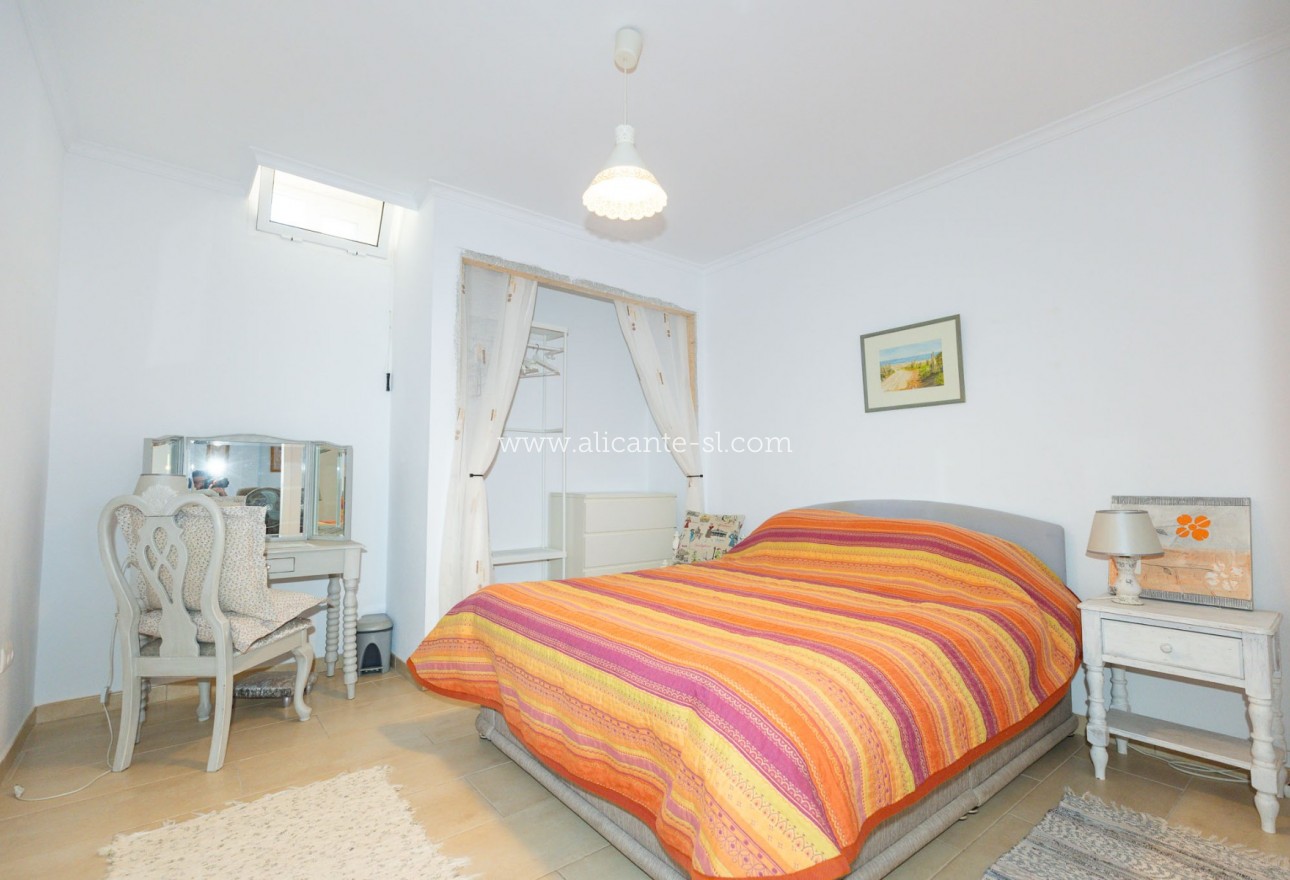 Sale - Villa  - Hondón de las Nieves