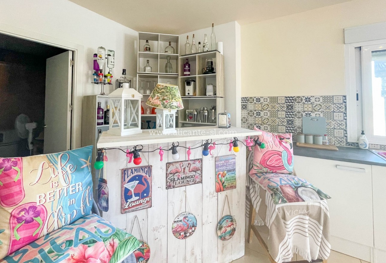 Sale - Villa  - Hondón de las Nieves