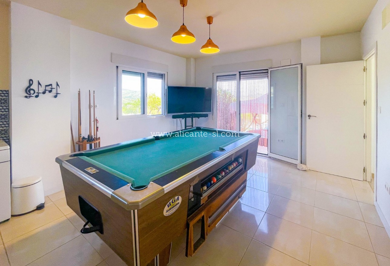 Sale - Villa  - Hondón de las Nieves