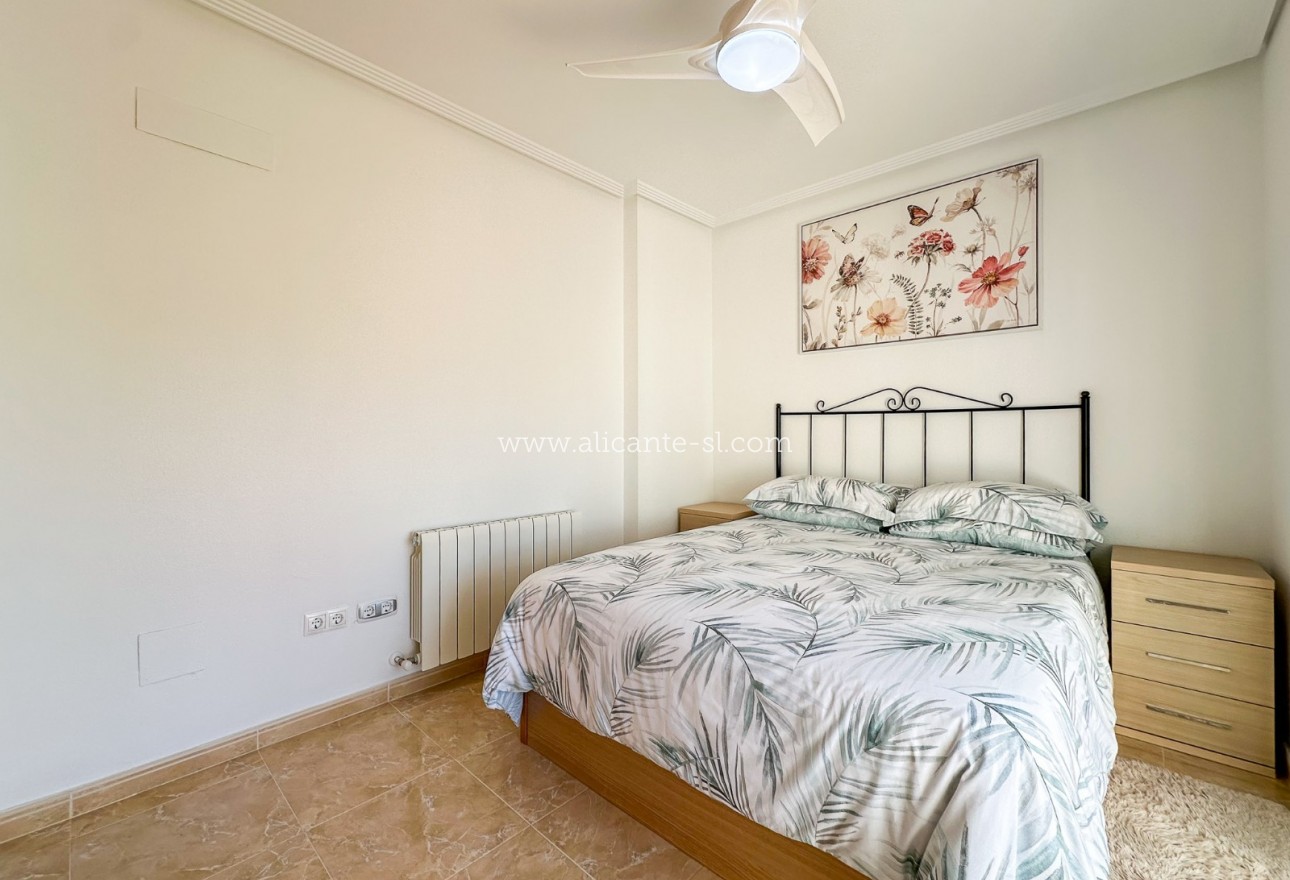 Sale - Villa  - Hondón de las Nieves