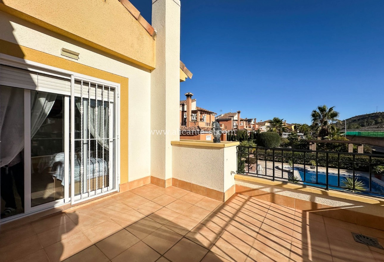 Sale - Villa  - Hondón de las Nieves