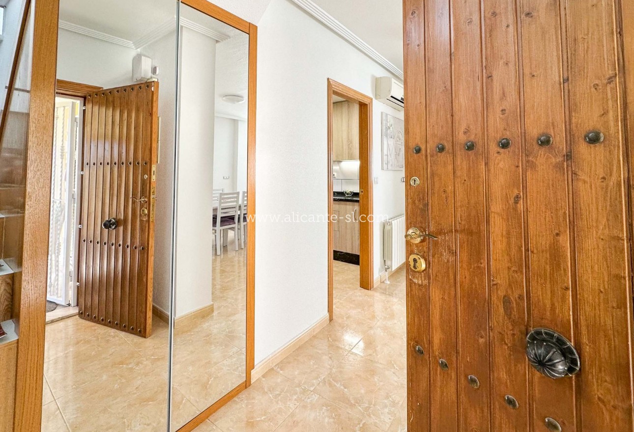 Sale - Villa  - Hondón de las Nieves