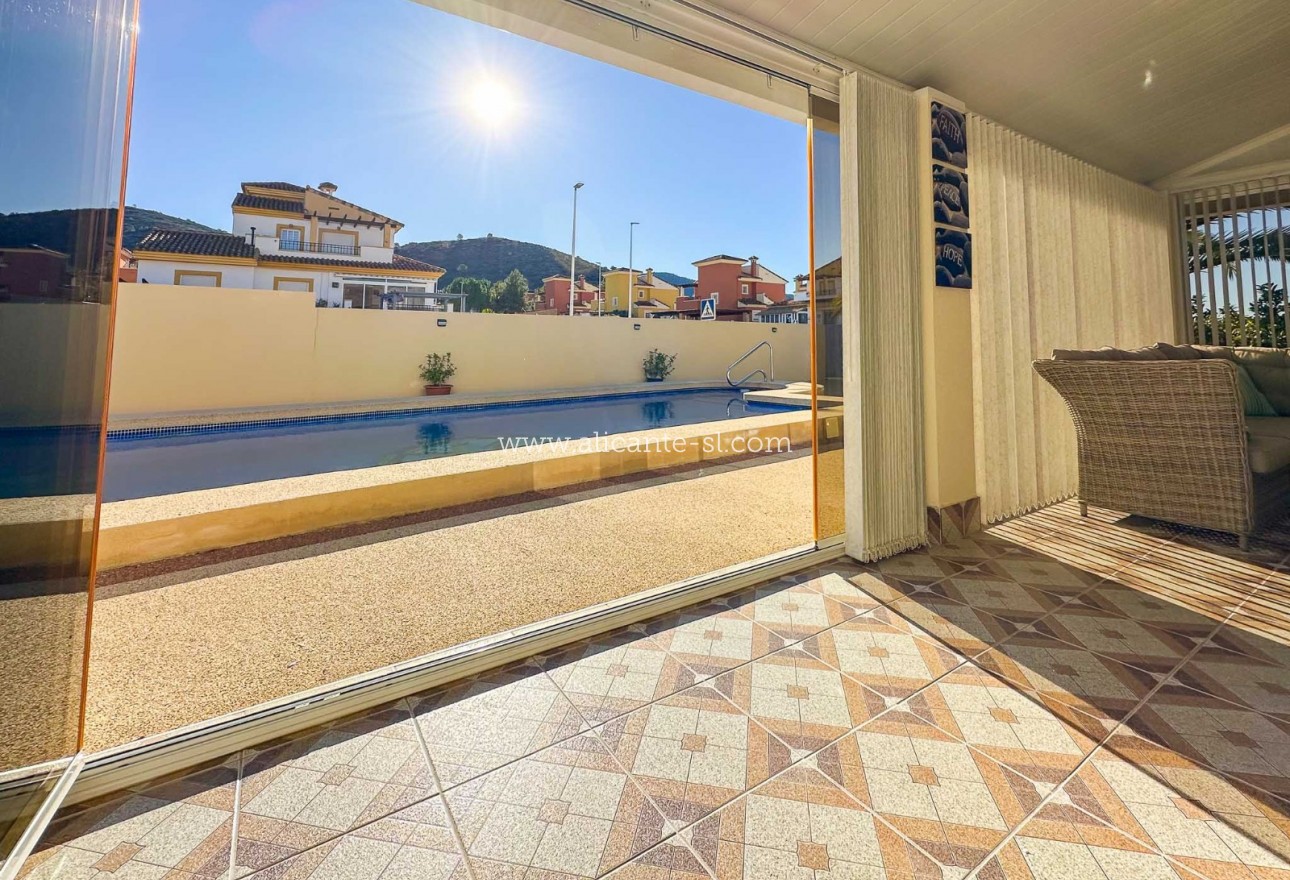 Sale - Villa  - Hondón de las Nieves