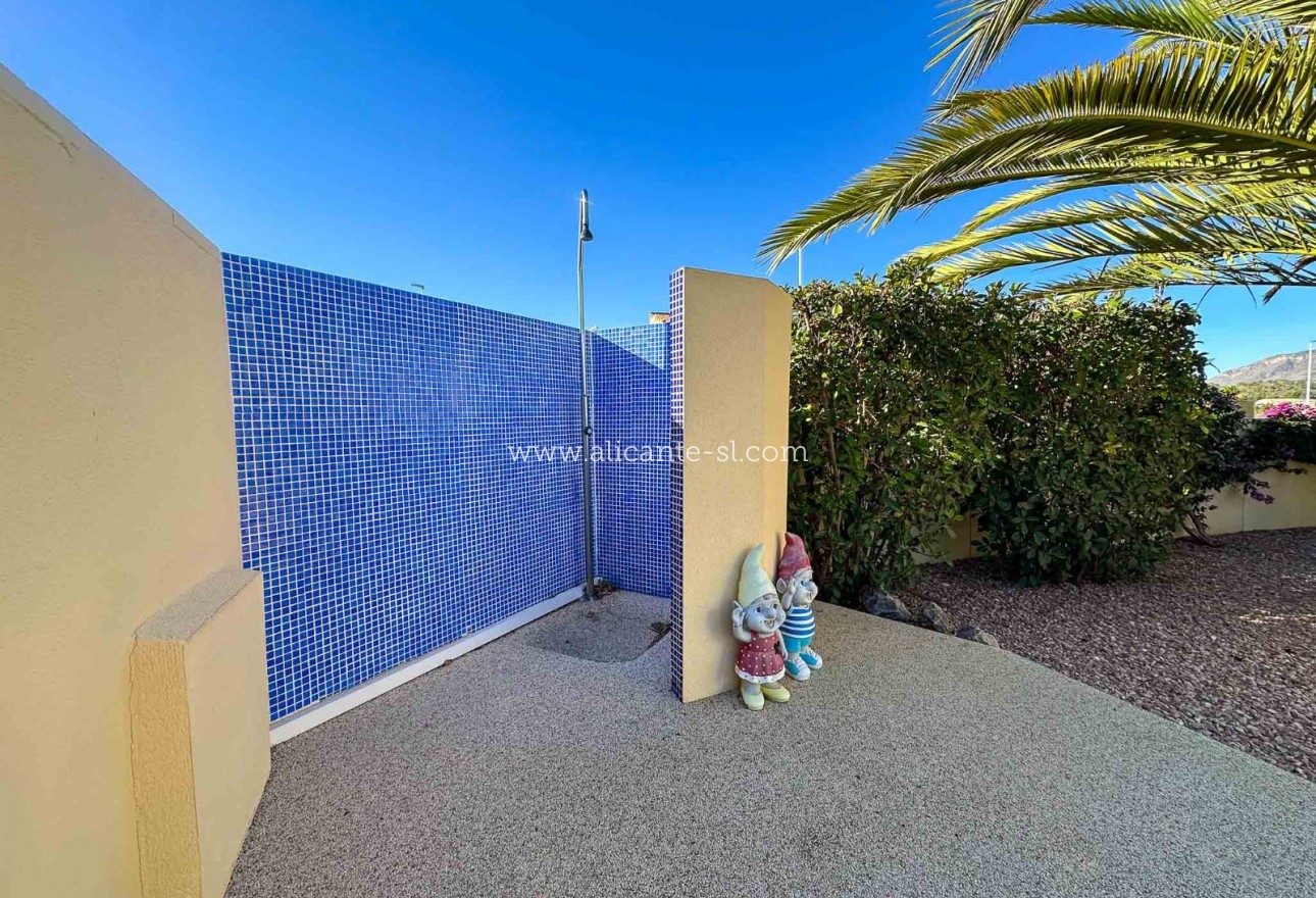 Sale - Villa  - Hondón de las Nieves