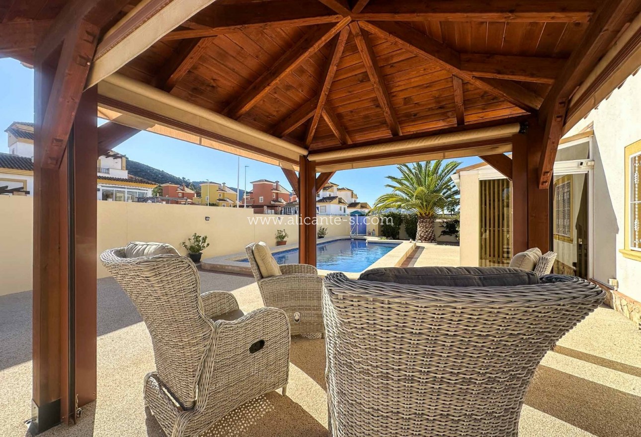 Sale - Villa  - Hondón de las Nieves