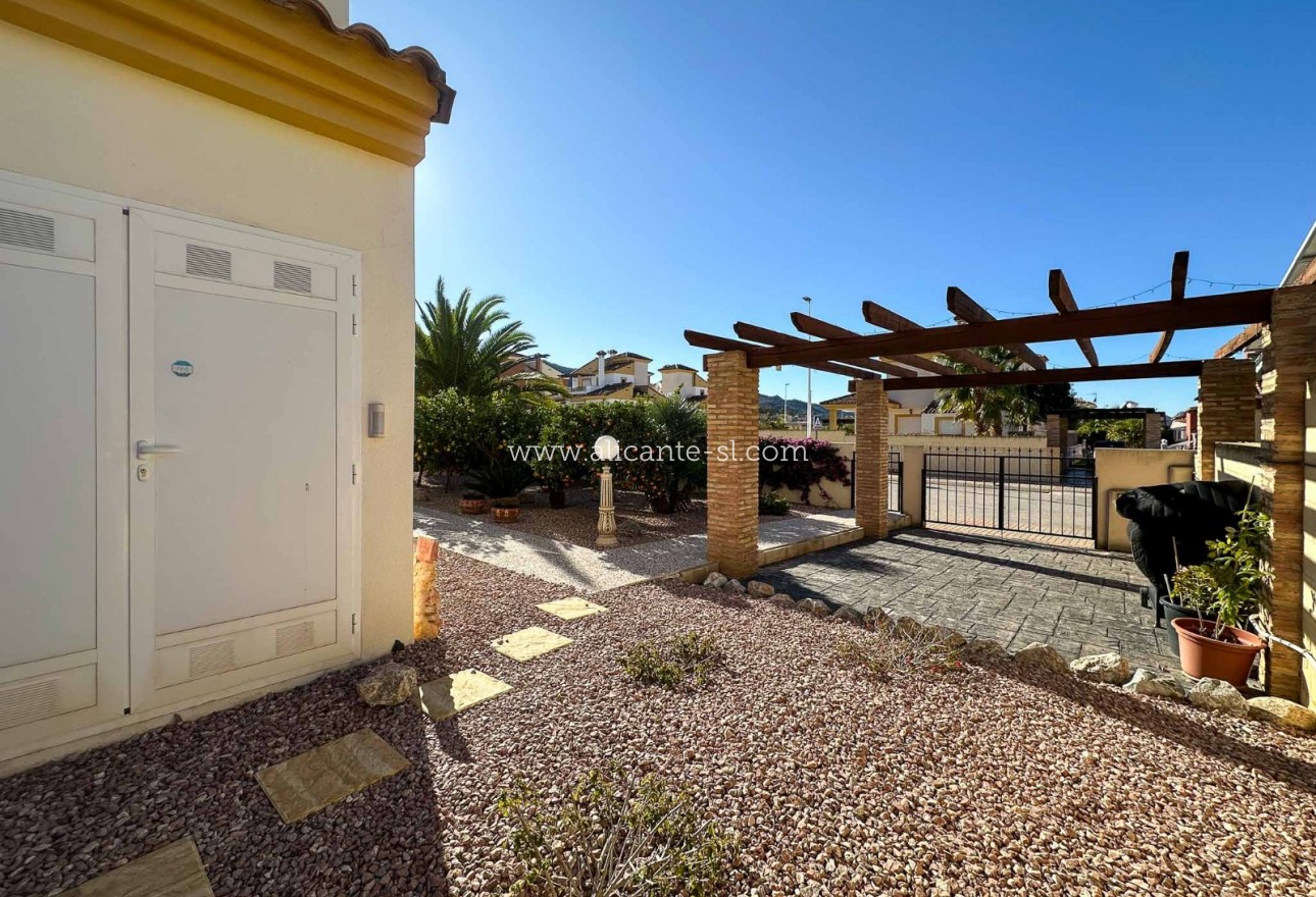 Sale - Villa  - Hondón de las Nieves