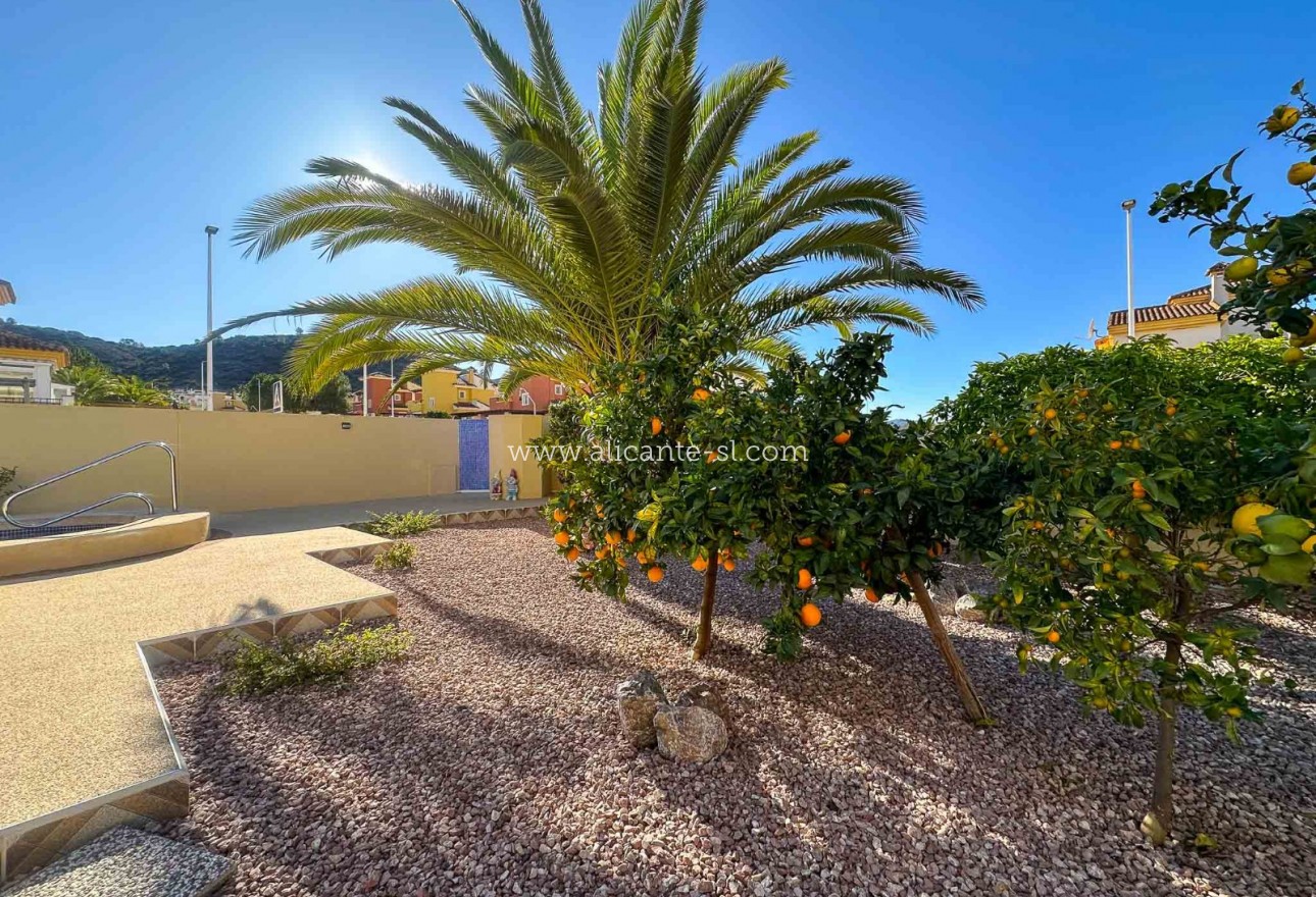 Sale - Villa  - Hondón de las Nieves