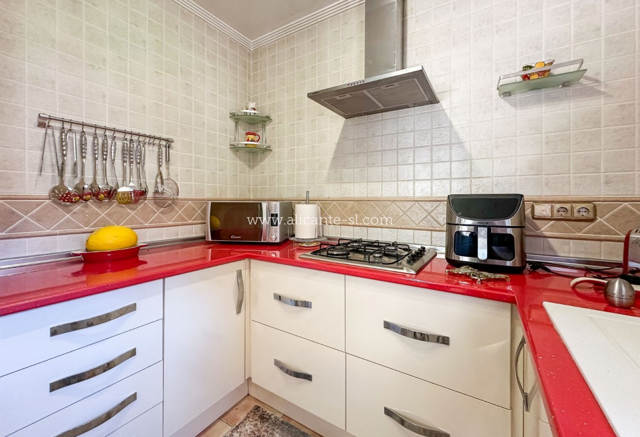 Sale - Villa  - Hondón de las Nieves