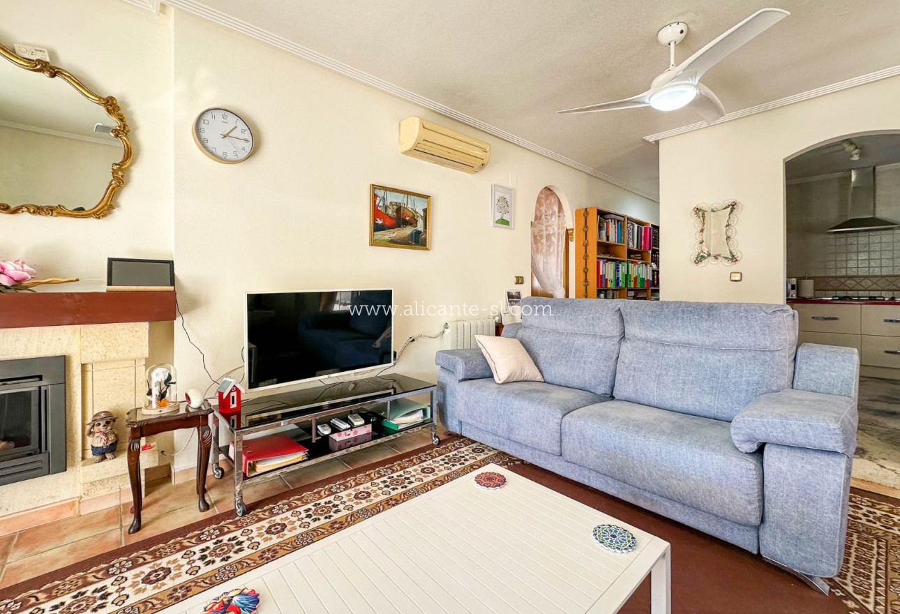 Sale - Villa  - Hondón de las Nieves