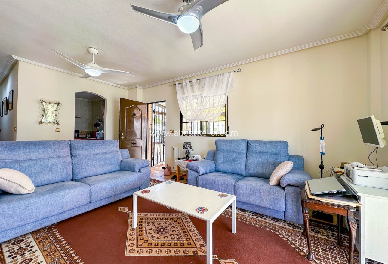 Sale - Villa  - Hondón de las Nieves