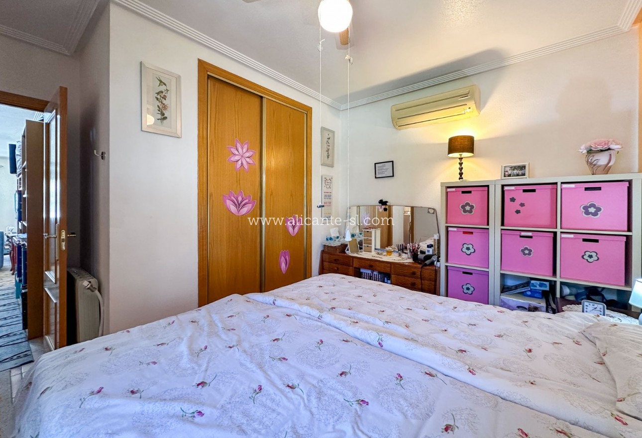 Sale - Villa  - Hondón de las Nieves