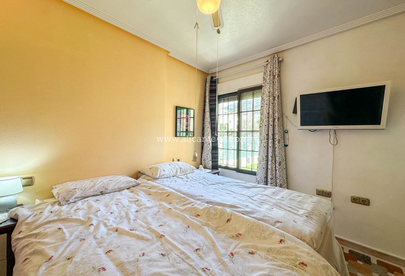 Sale - Villa  - Hondón de las Nieves