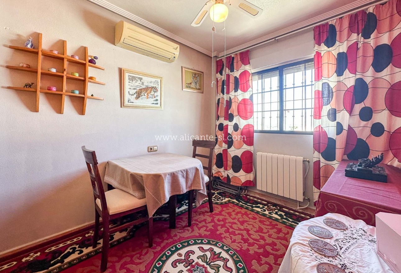 Sale - Villa  - Hondón de las Nieves