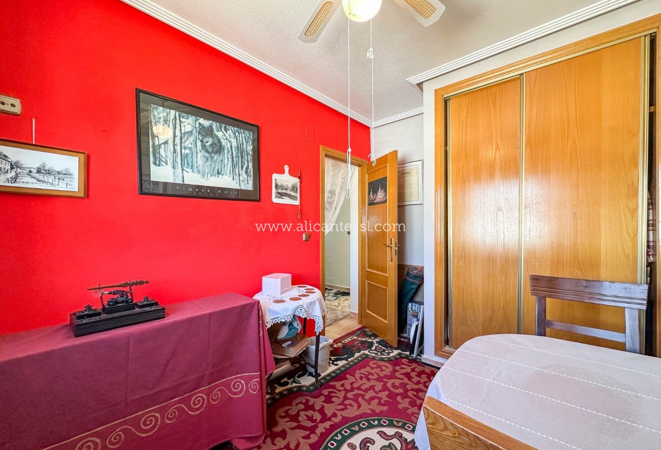 Sale - Villa  - Hondón de las Nieves