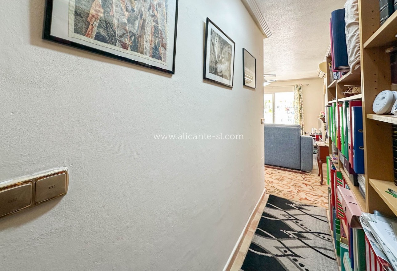 Sale - Villa  - Hondón de las Nieves