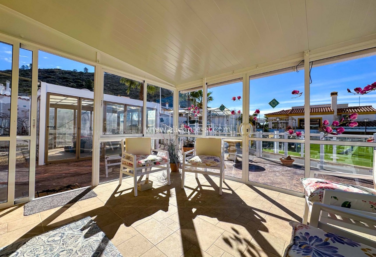 Sale - Villa  - Hondón de las Nieves