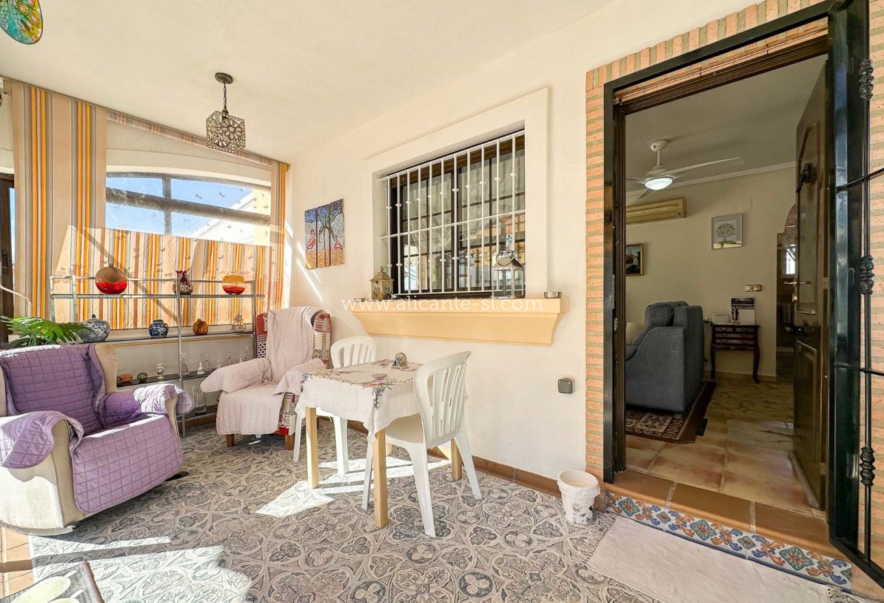 Sale - Villa  - Hondón de las Nieves