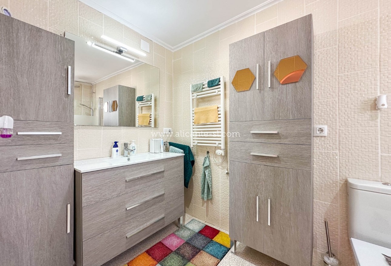 Sale - Villa  - Hondón de las Nieves