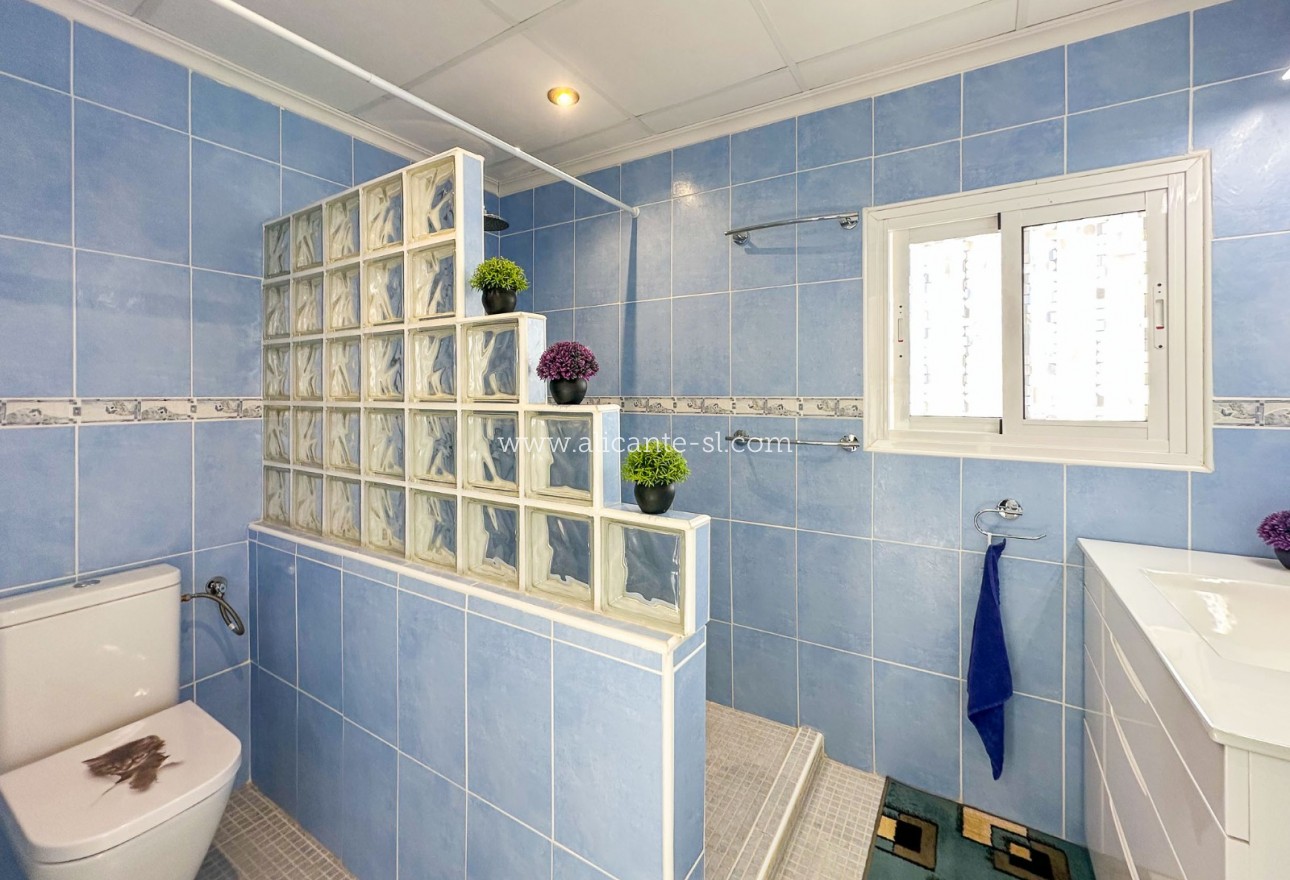 Sale - Villa  - Hondón de las Nieves