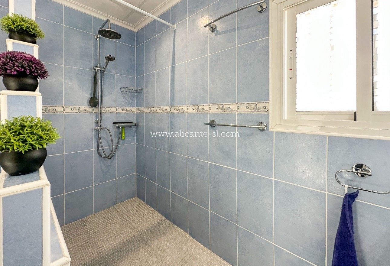 Sale - Villa  - Hondón de las Nieves