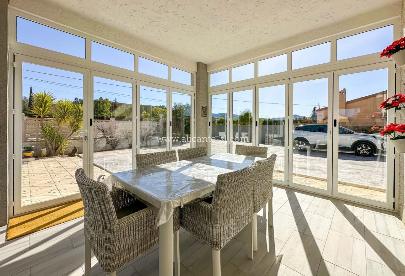 Sale - Villa  - Hondón de las Nieves