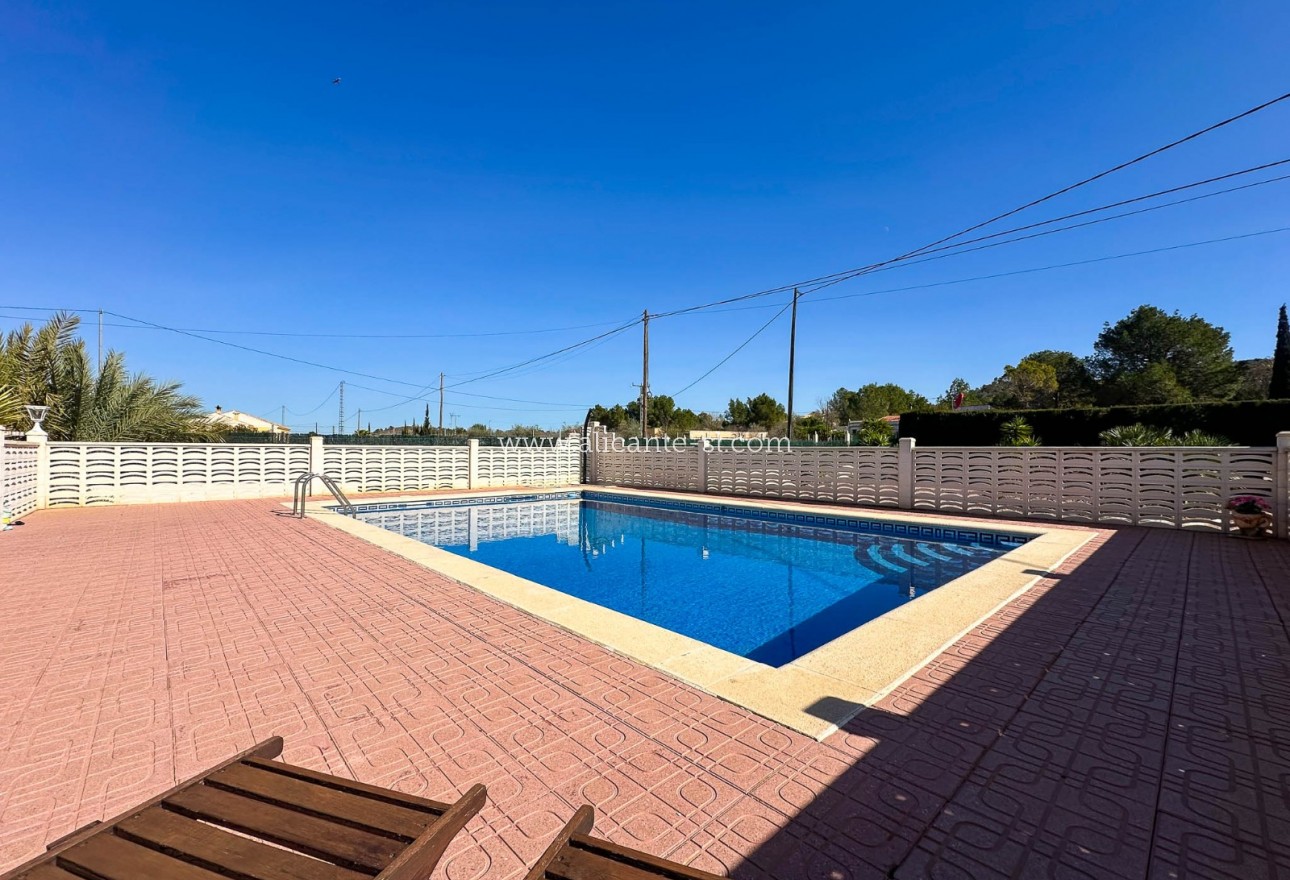 Sale - Villa  - Hondón de las Nieves