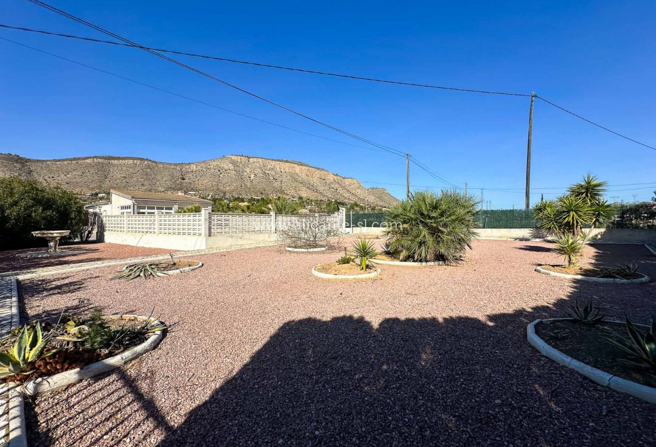 Sale - Villa  - Hondón de las Nieves