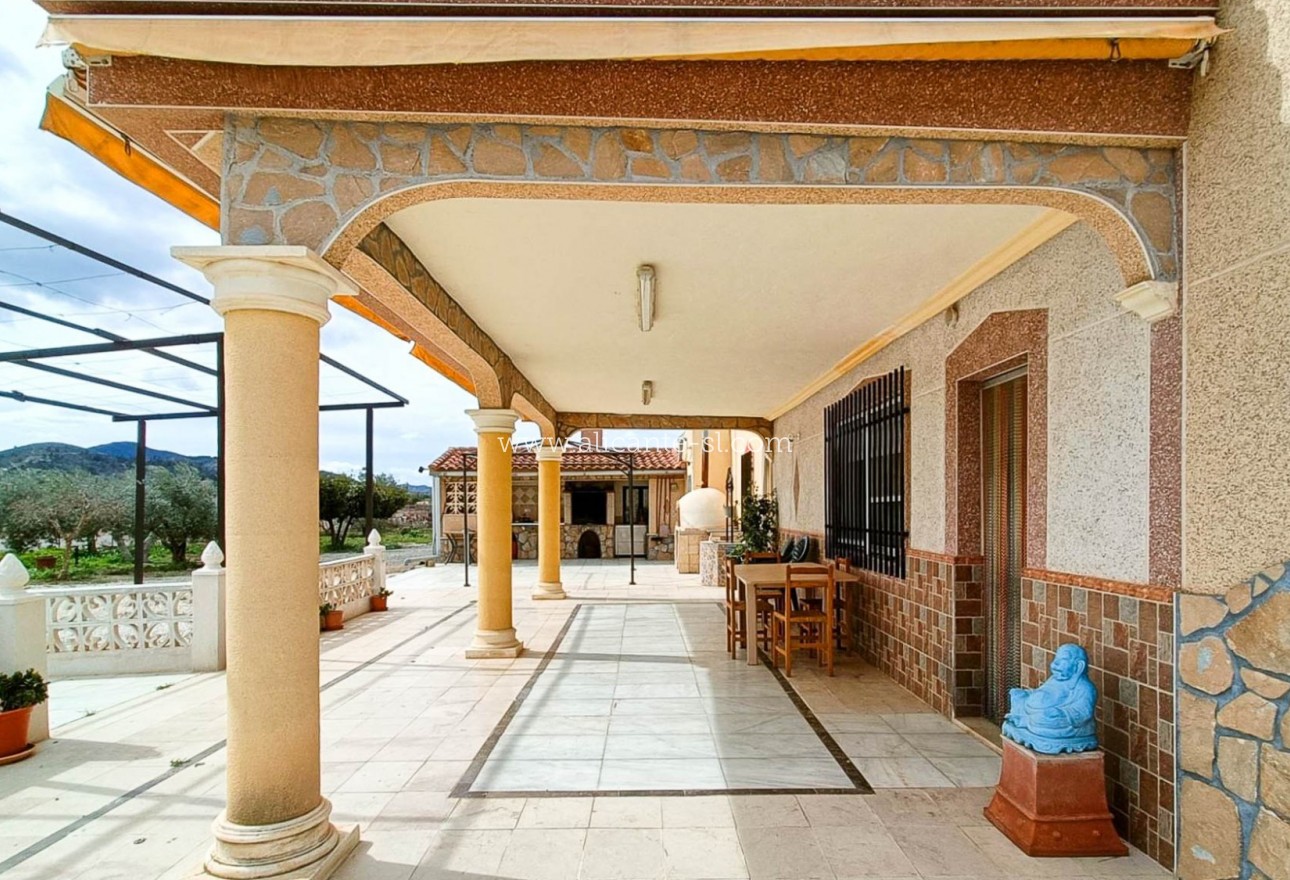 Sale - Villa  - Hondón de las Nieves