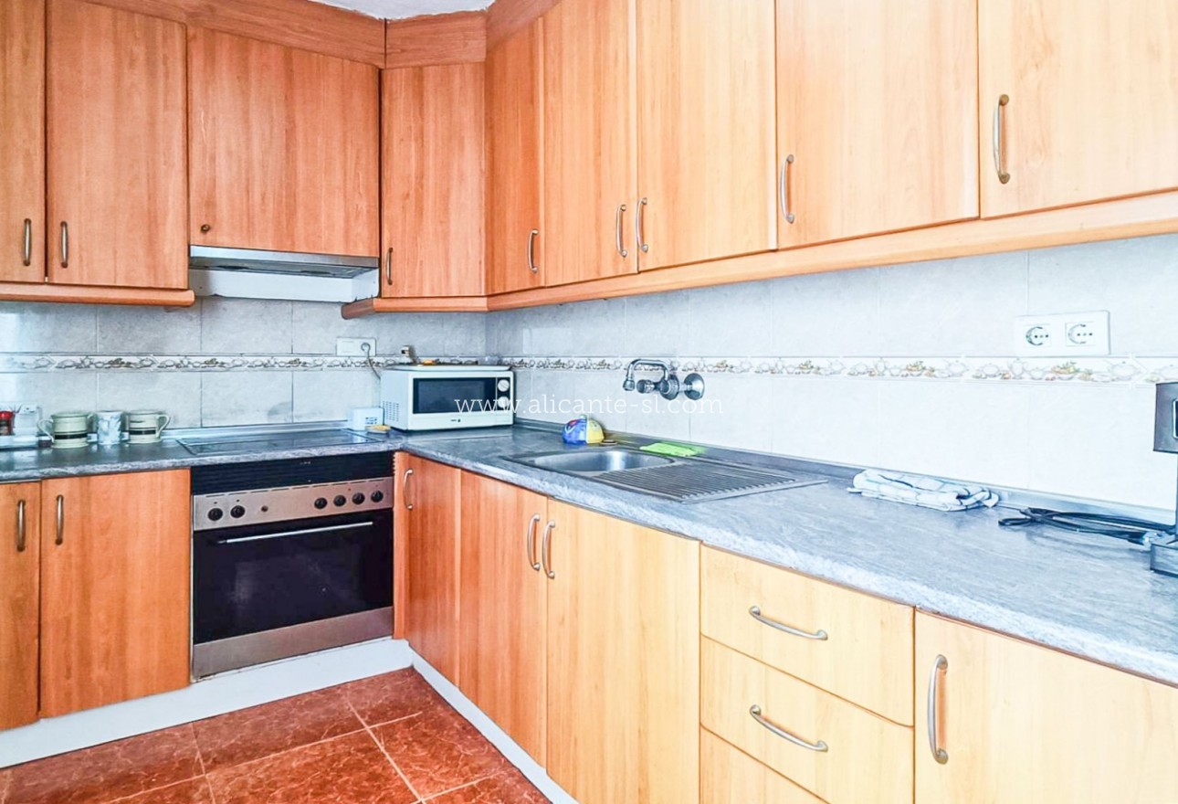 Sale - Villa  - Hondón de las Nieves