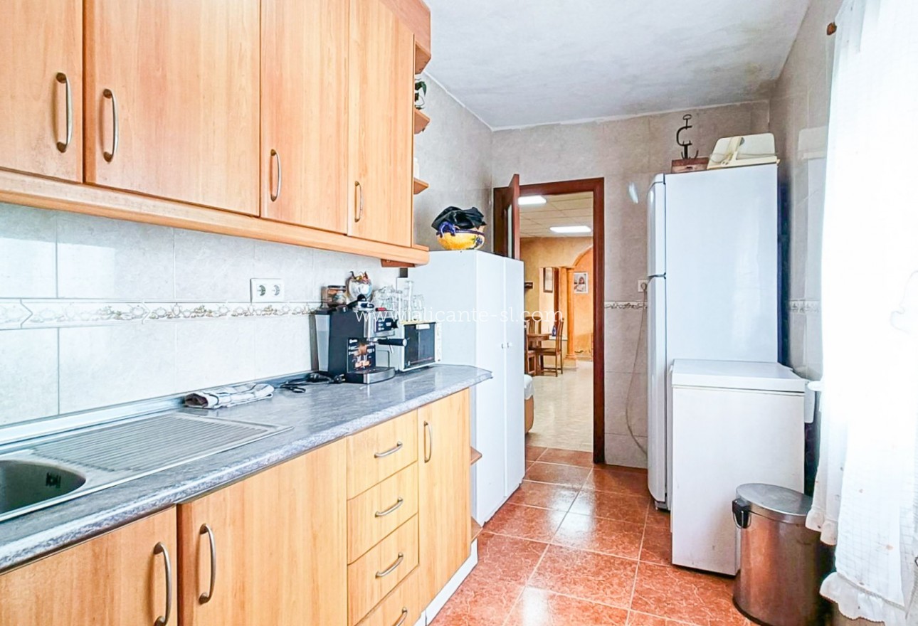 Sale - Villa  - Hondón de las Nieves