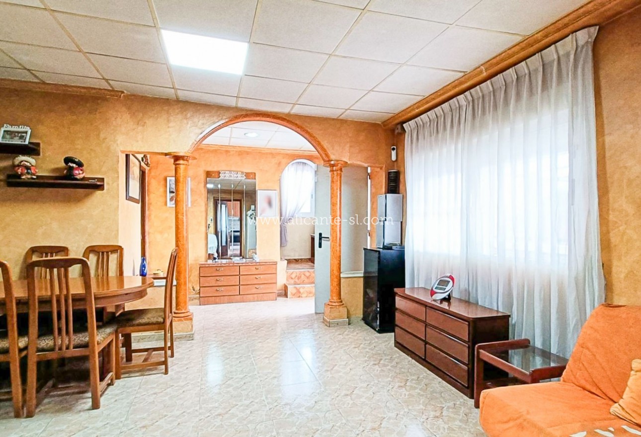 Sale - Villa  - Hondón de las Nieves