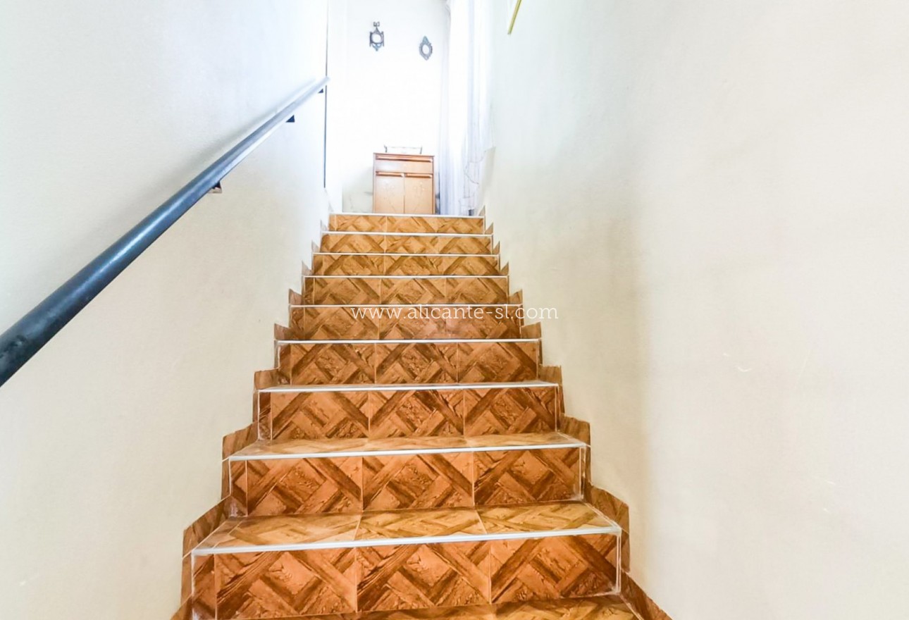 Sale - Villa  - Hondón de las Nieves