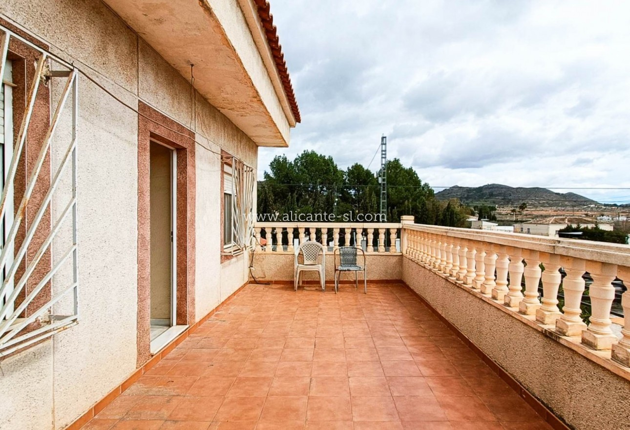 Sale - Villa  - Hondón de las Nieves