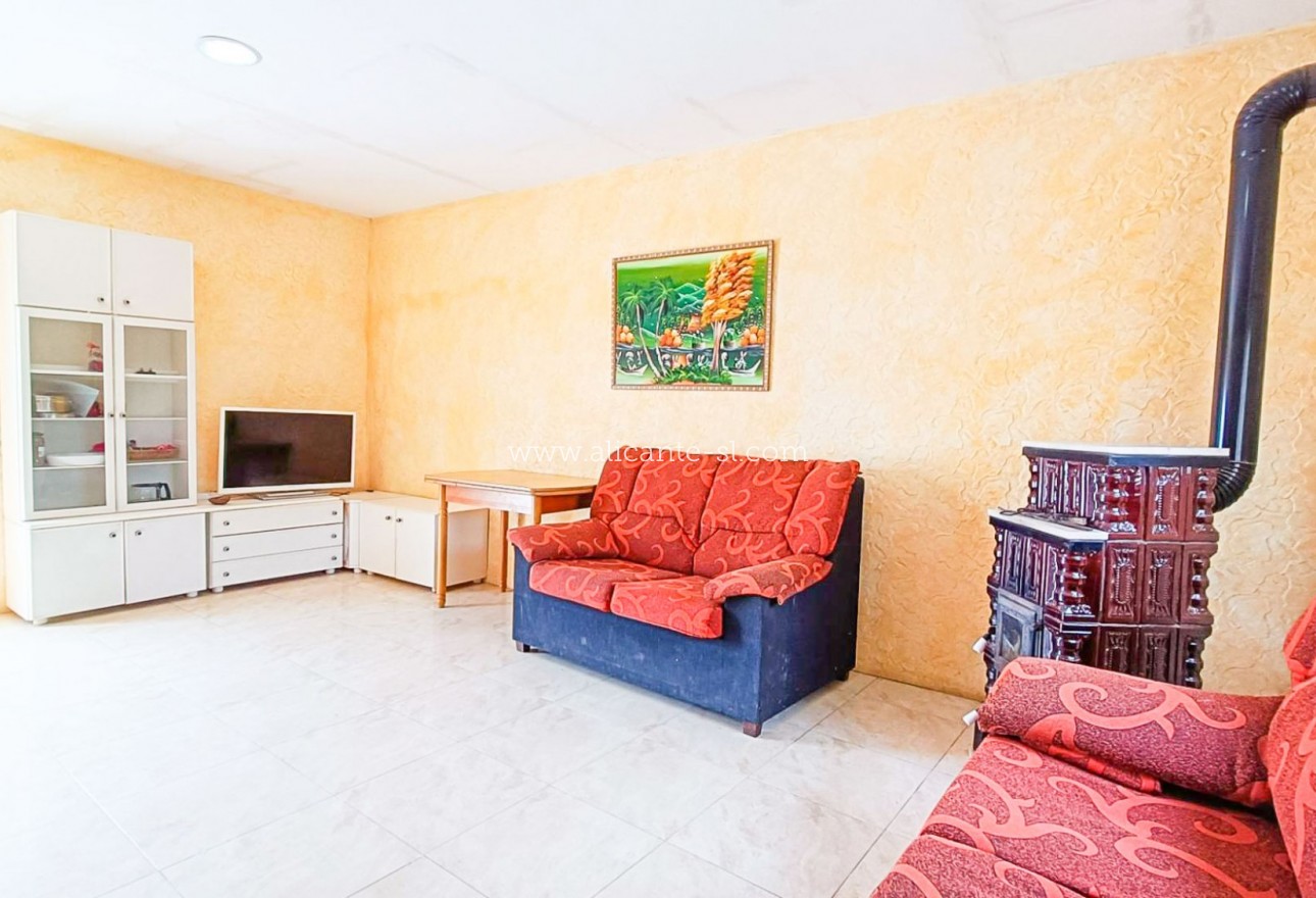 Sale - Villa  - Hondón de las Nieves