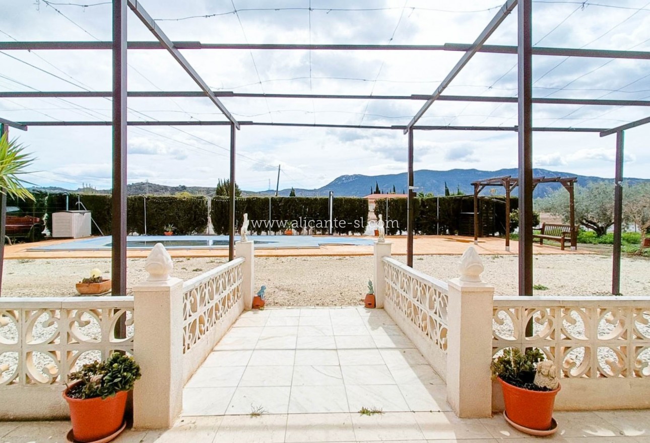 Sale - Villa  - Hondón de las Nieves